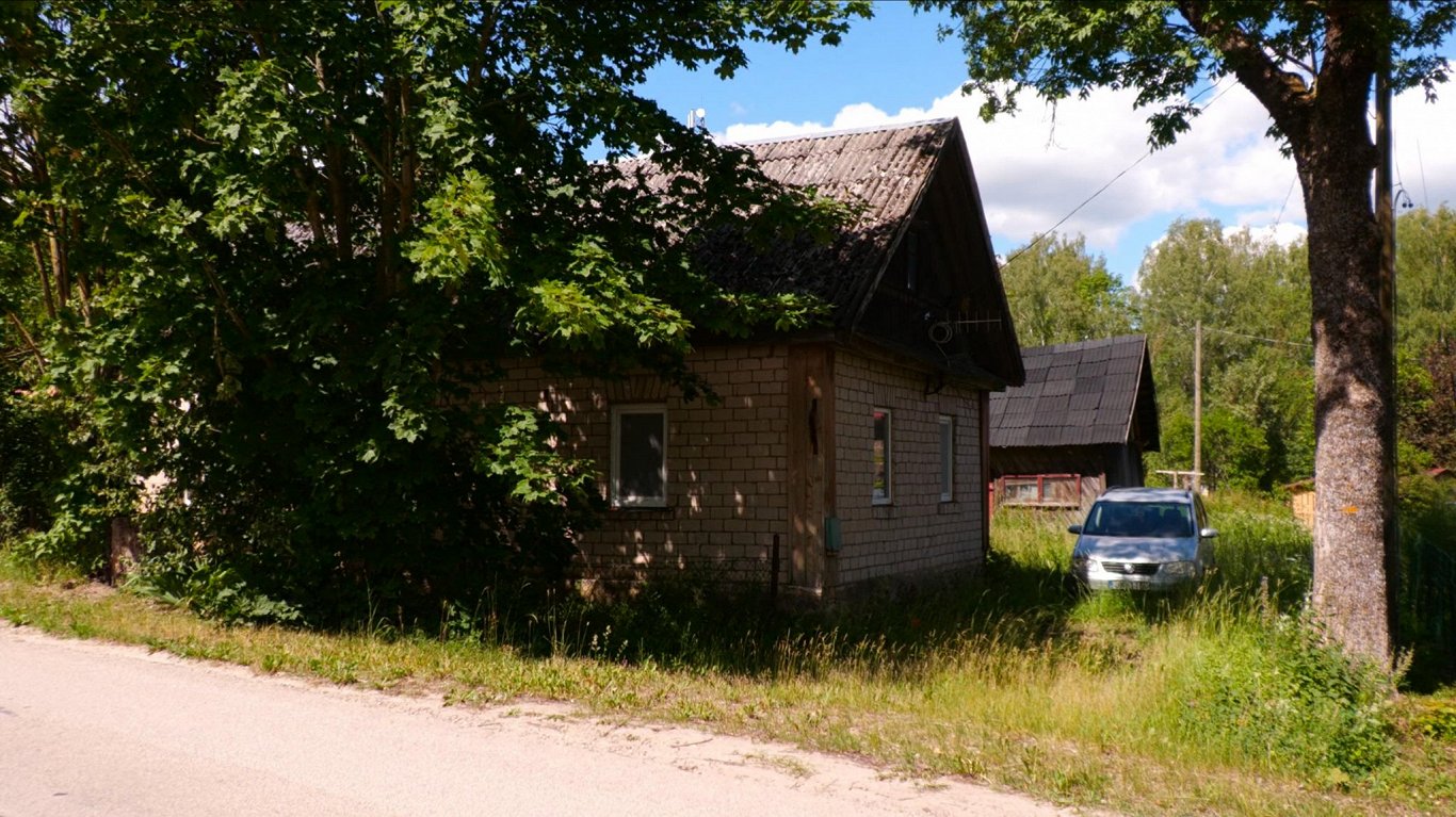 Дом в Рговке, где жила семья убитой Юстине