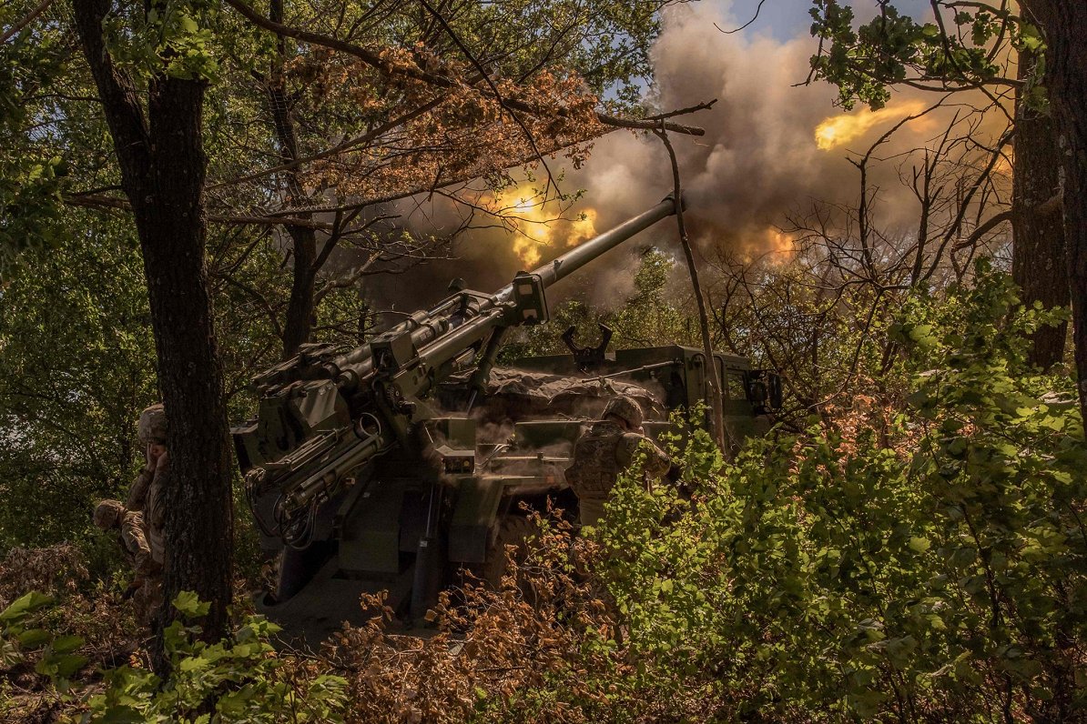Ukrainas artilērijas brigāde Doneckas reģionā.