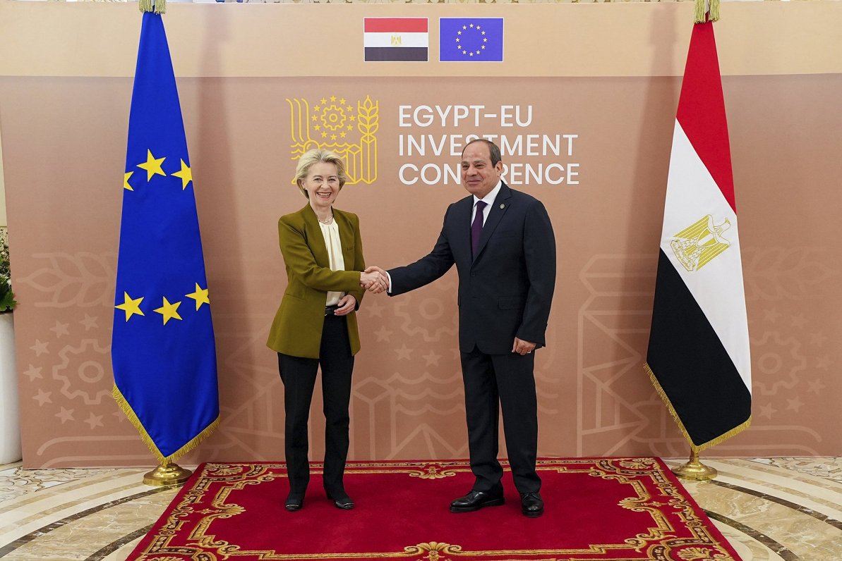 EK prezidente Urzula fon der Leiena un Ēģiptes prezidents Abdels Fatahs as Sisi.
