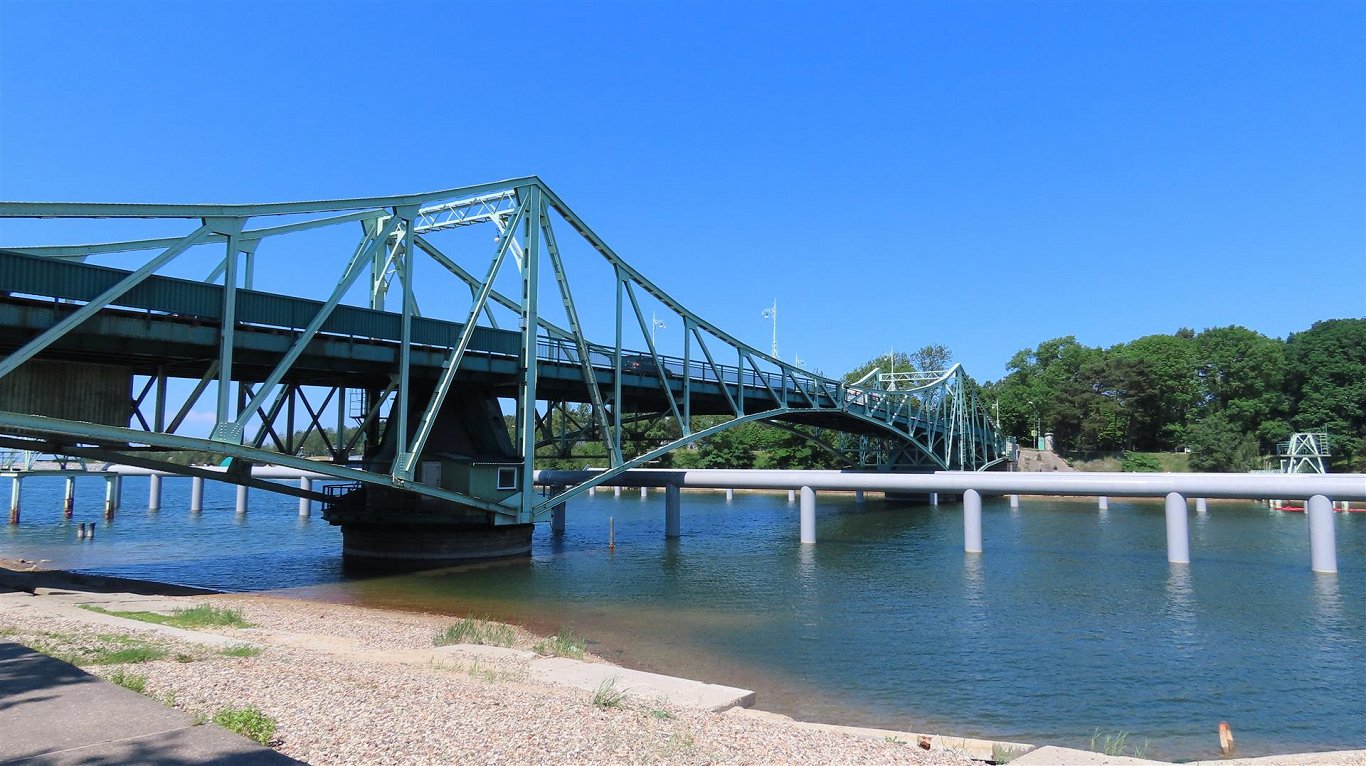 Мост Оскара Калпака в Лиепае