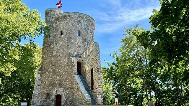  Sarkandaugavā atklāts pārbūvētais Dauderu parks