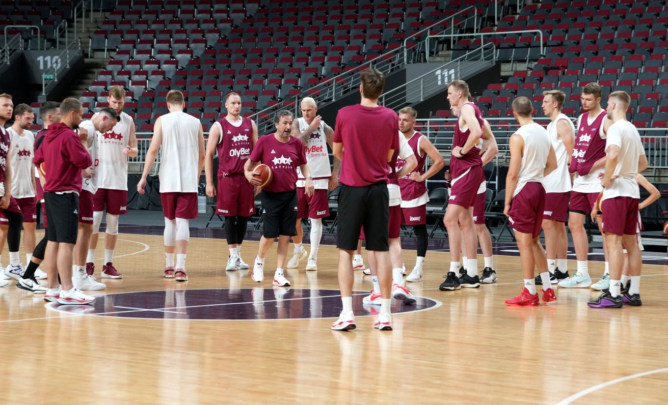 Latvijas basketbola izlase treniņā &quot;Arēnā Rīga&quot;