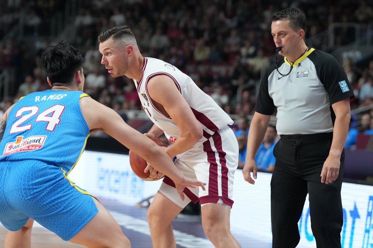 Latvijas un Filipīnu basketbola valstsvienību spēle olimpiskajā kvalifikācijas turnīrā