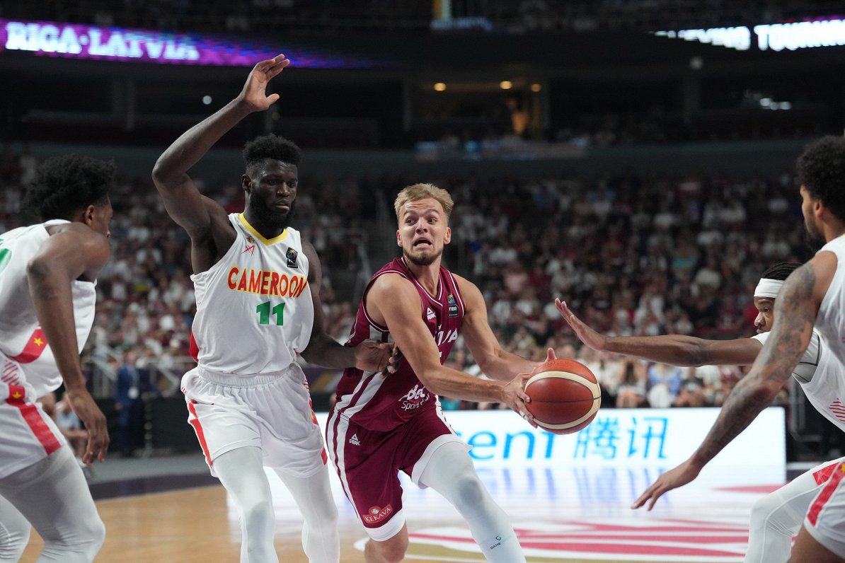 Latvijas un Kamerūnas basketbola izlašu spēle olimpiskā kvalifikācijas turnīra pusfinālā