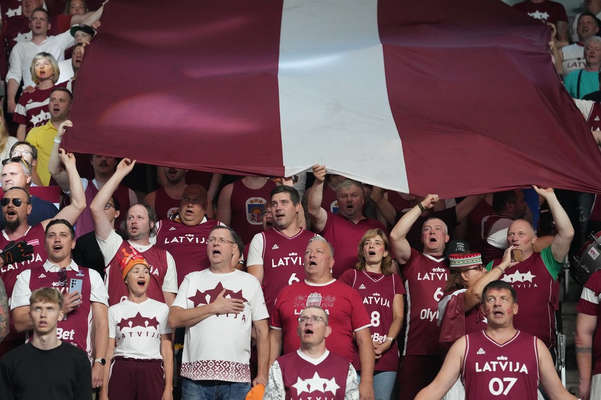 Latvijas un Kamerūnas basketbola izlašu spēle olimpiskā kvalifikācijas turnīra pusfinālā