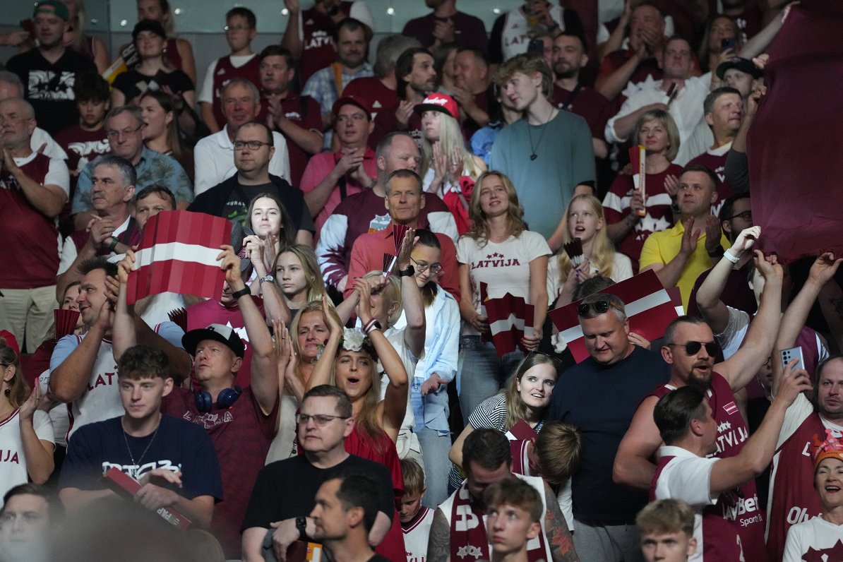 Latvijas un Kamerūnas basketbola izlašu spēle olimpiskā kvalifikācijas turnīra pusfinālā