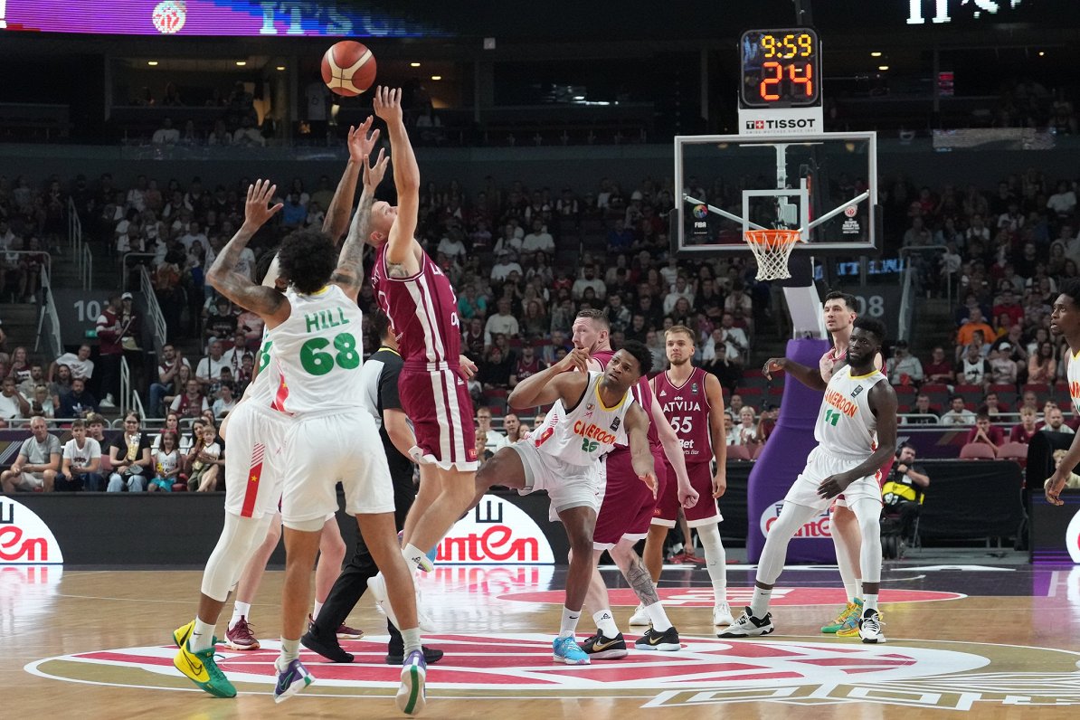 Latvijas un Kamerūnas basketbola izlašu spēle olimpiskā kvalifikācijas turnīra pusfinālā