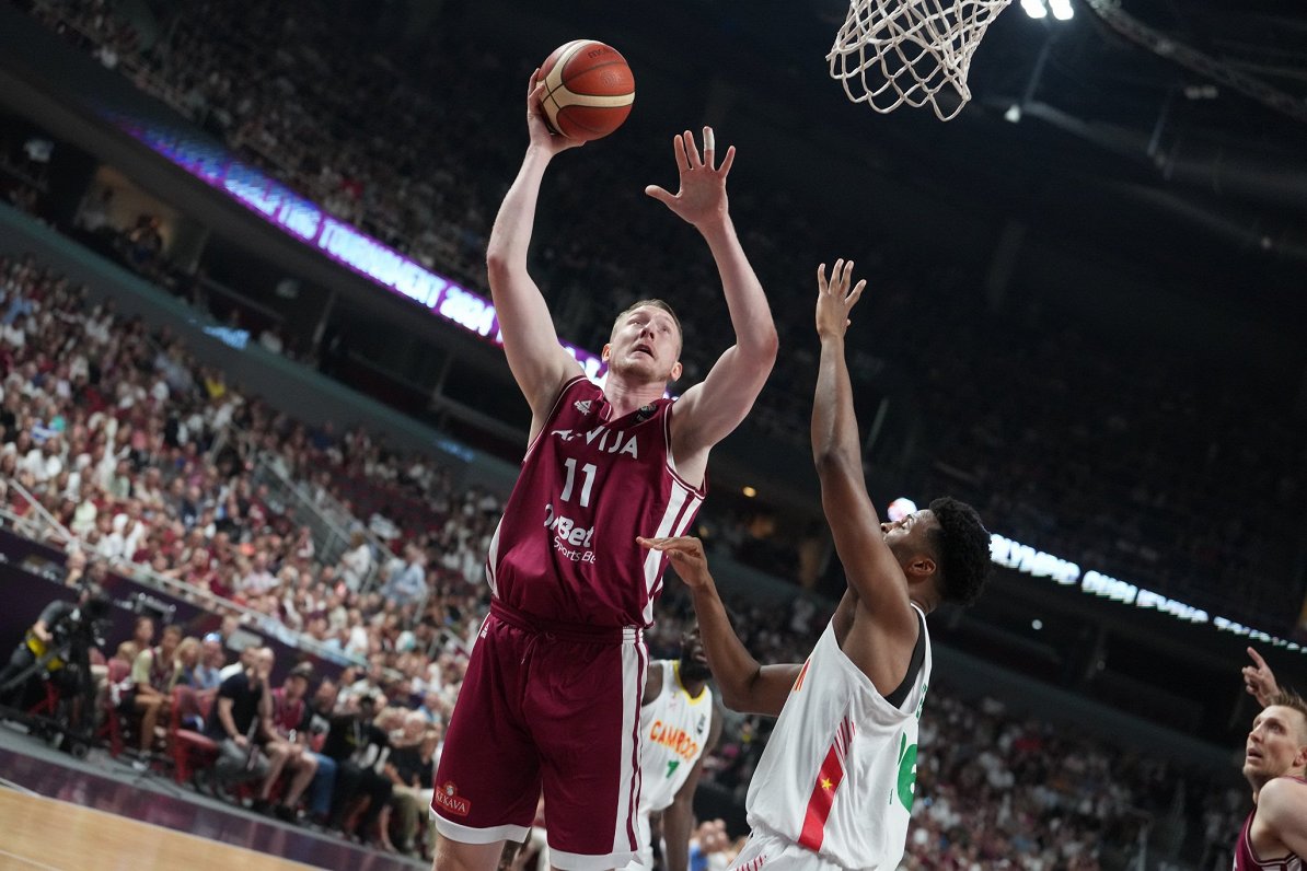 Latvijas un Kamerūnas basketbola izlašu spēle olimpiskā kvalifikācijas turnīra pusfinālā