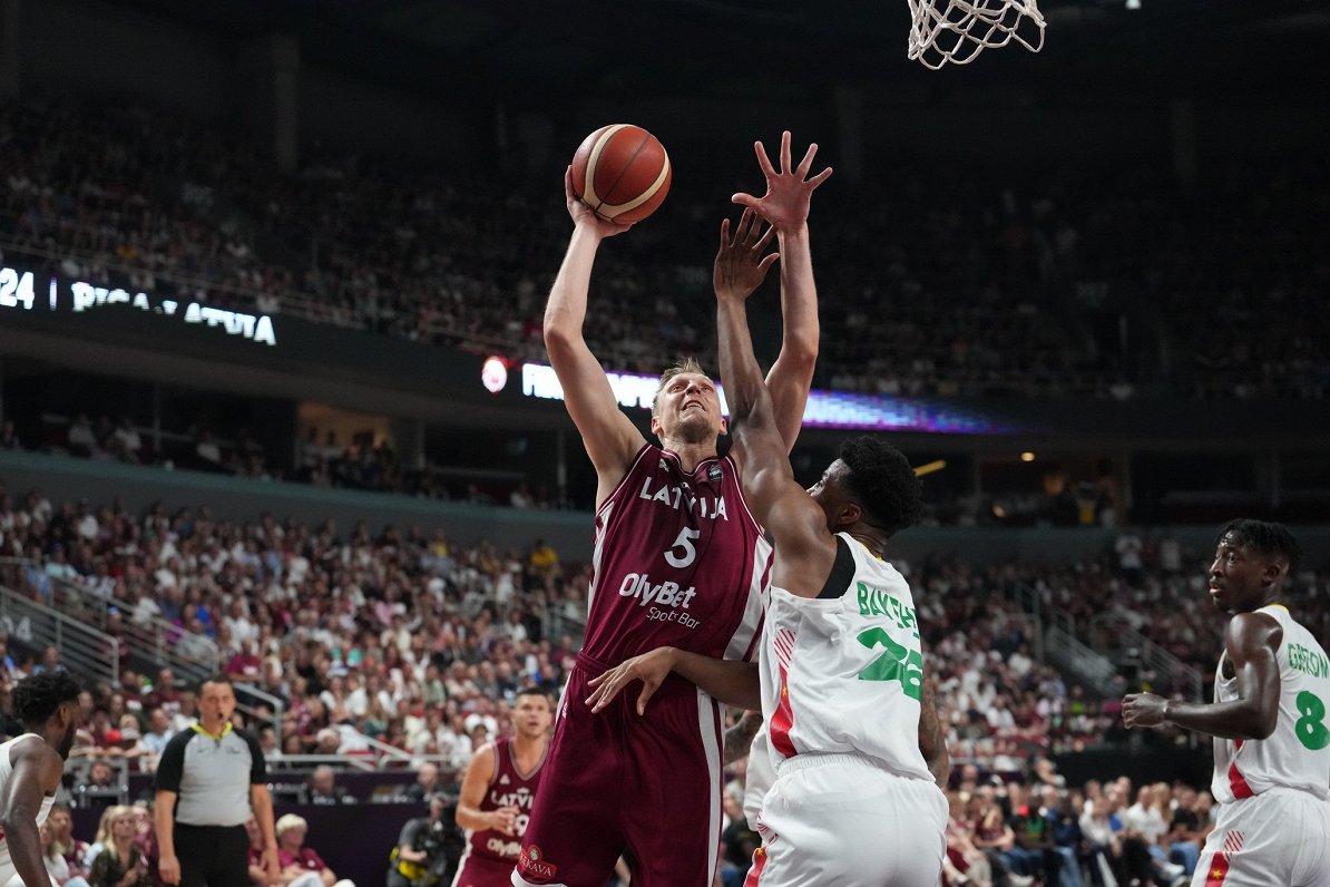 Latvijas un Kamerūnas basketbola izlašu spēle olimpiskā kvalifikācijas turnīra pusfinālā