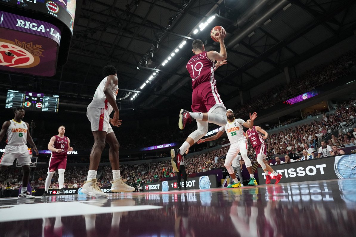 Latvijas un Kamerūnas basketbola izlašu spēle olimpiskā kvalifikācijas turnīra pusfinālā