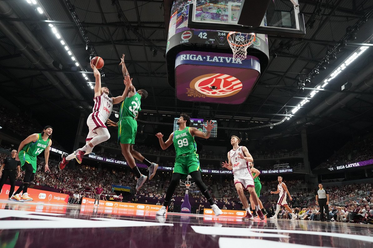 Basketbola izlase gūst atzinības arī pēc neveiksmes, cerības jāatliek uz Eiropas čempionātu