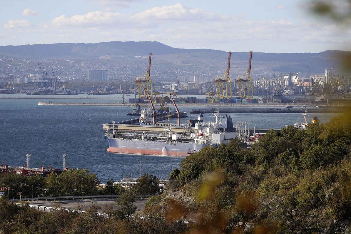 Krievijas naftas tankkuģis Novorosijskas ostā, pie kompleksa, kas ir daļa no AS &quot;Černomortransn...