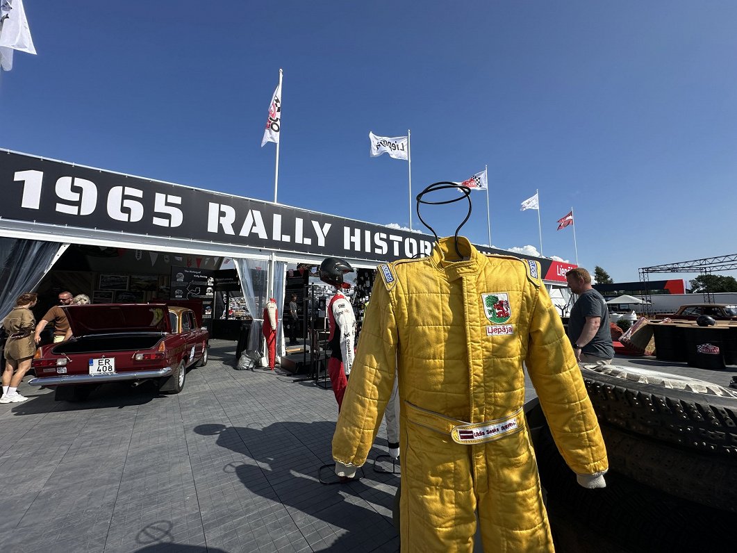 &quot;Rally 1965-2024&quot; vēstures ekspozīcija Karostā WRC Servisa parkā.