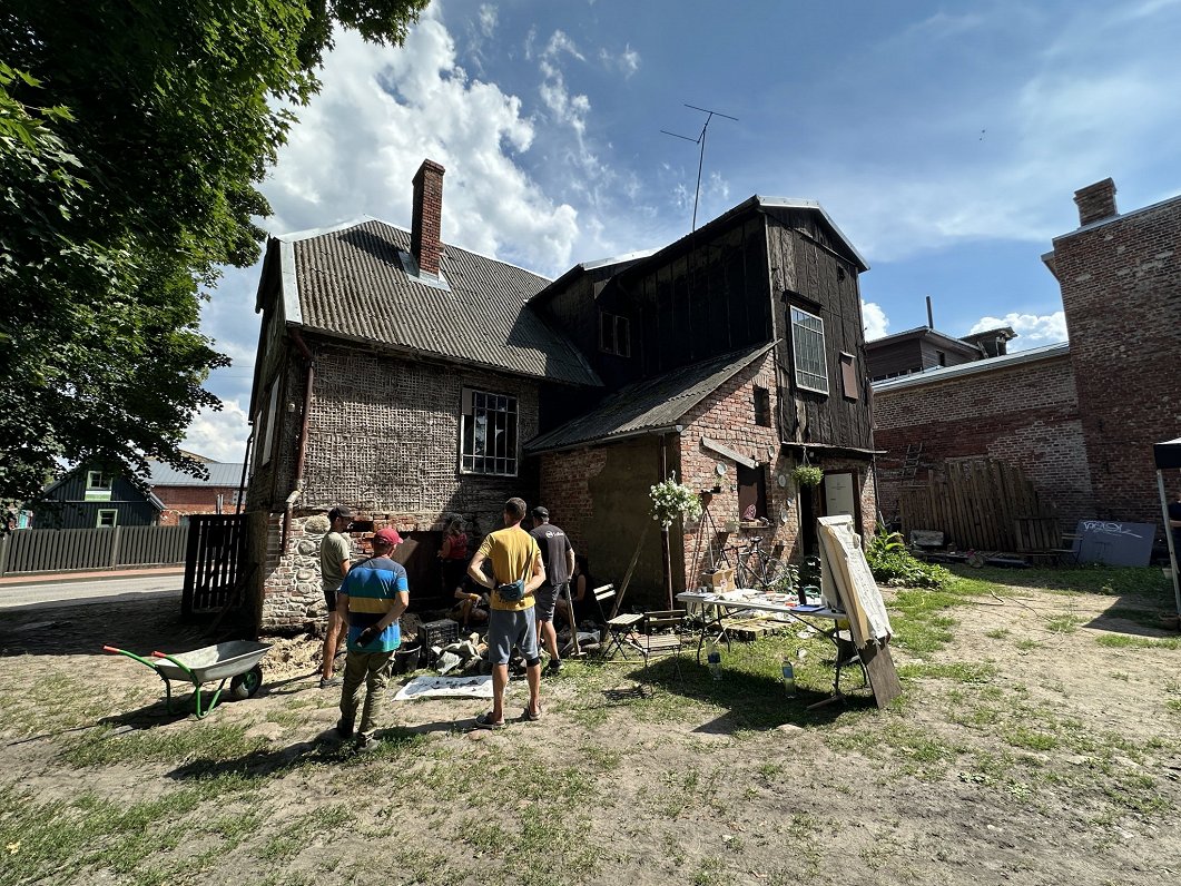 Liepājas Restaurācijas centrā notiek starptautiska restaurācijas rezidence un meistarklases.