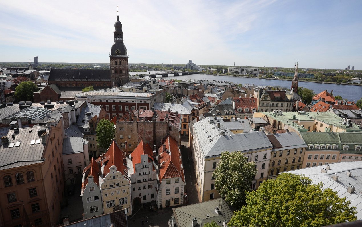 Rīgas panorāma no Rīgas Svētā Jēkaba katedrāles jumta.