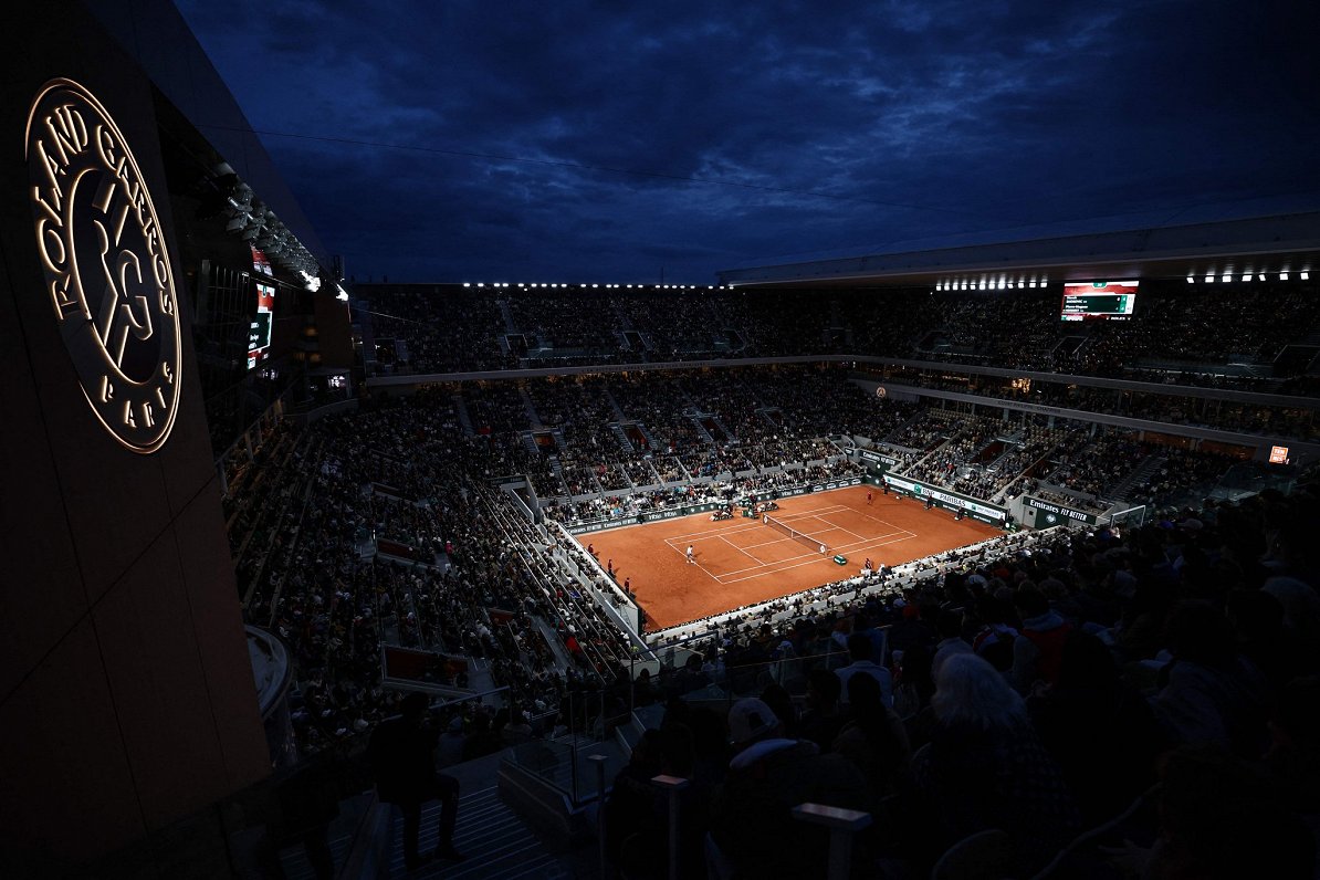 Centrālais korts &quot;Roland Garros&quot; tenisa stadionā Parīzē