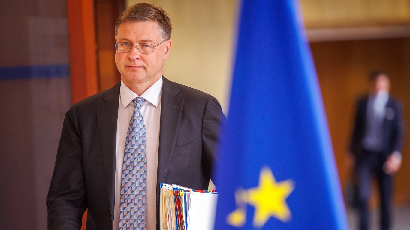 Latvijas izvirzītais kandidāts EK ekonomikas komisāra amatam Valdis Dombrovskis