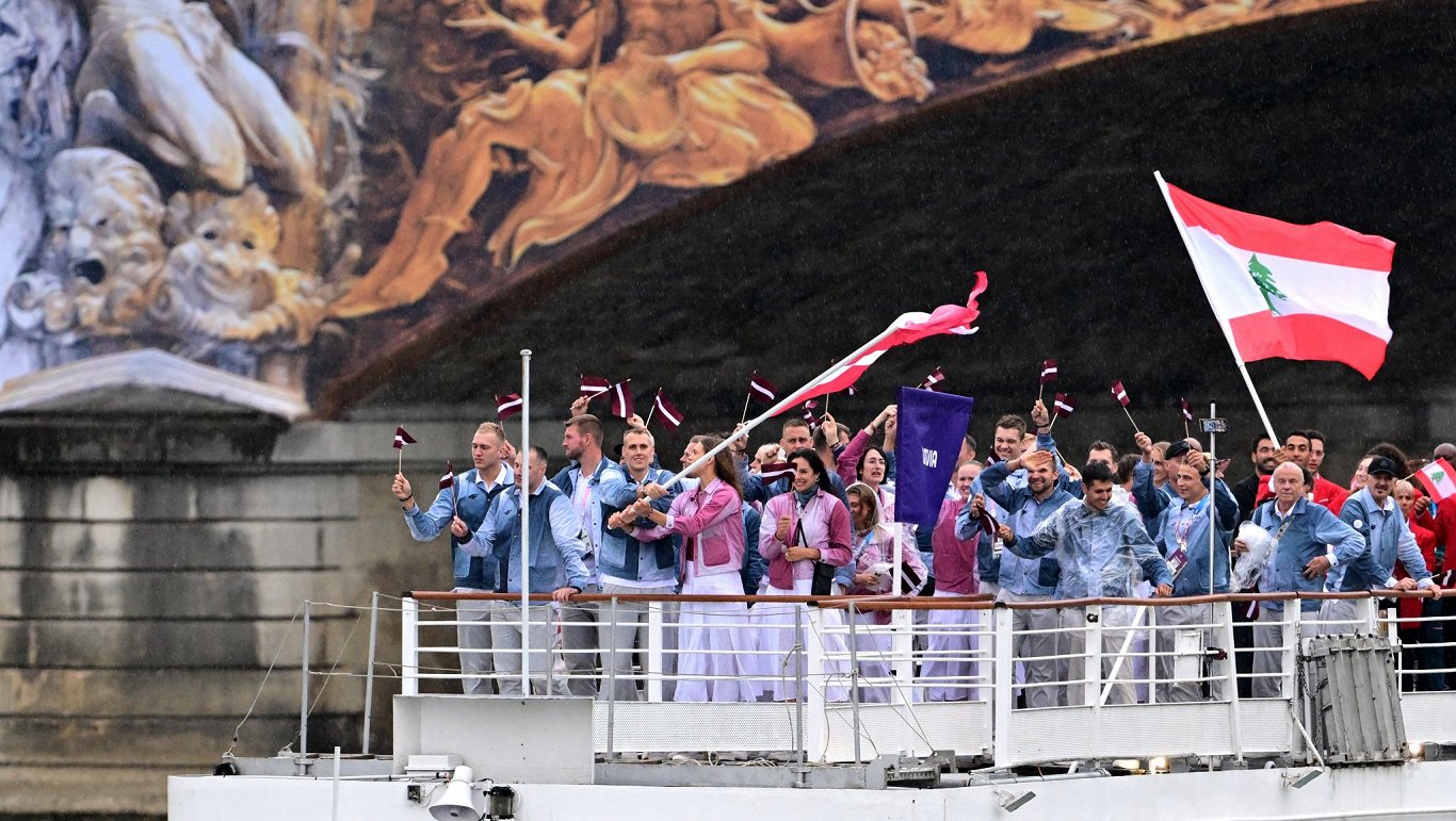 Latvijas delegācija olimpisko spēļu atklāšanas ceremonijā