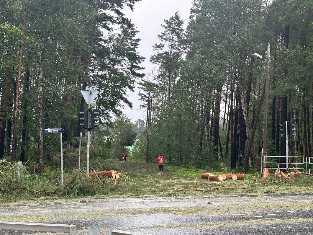 Vētras radītie postījumi Jūrmalā.