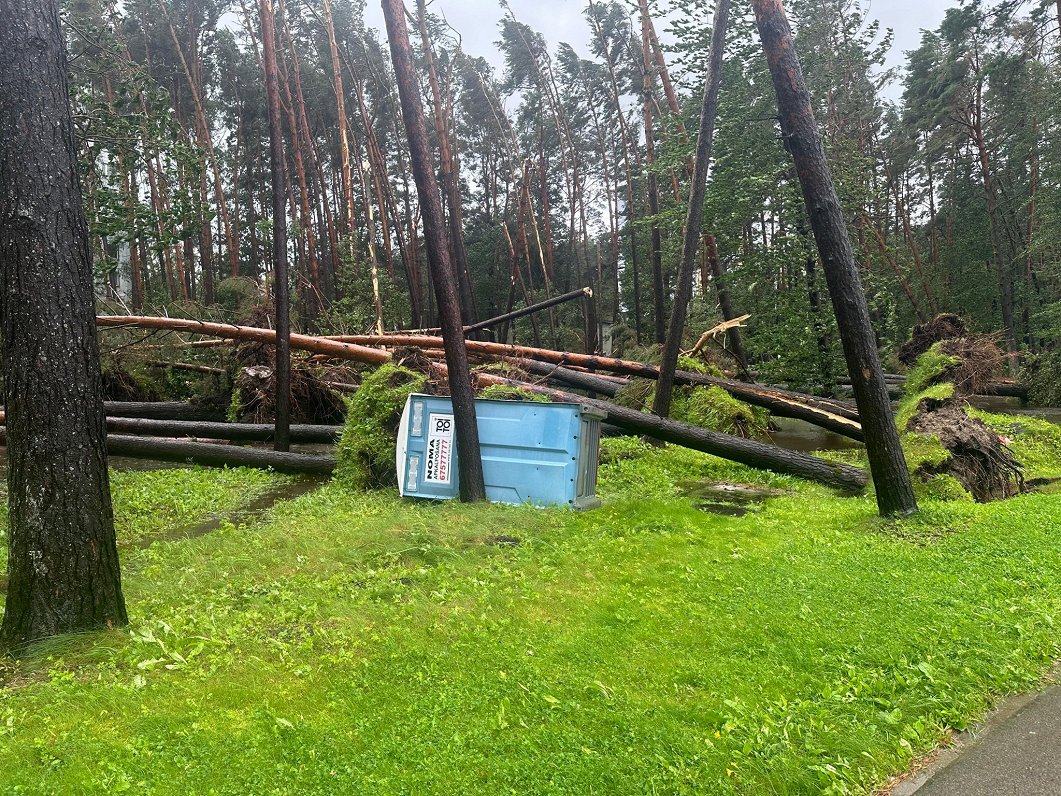 Vētras radītie postījumi Jūrmalā.