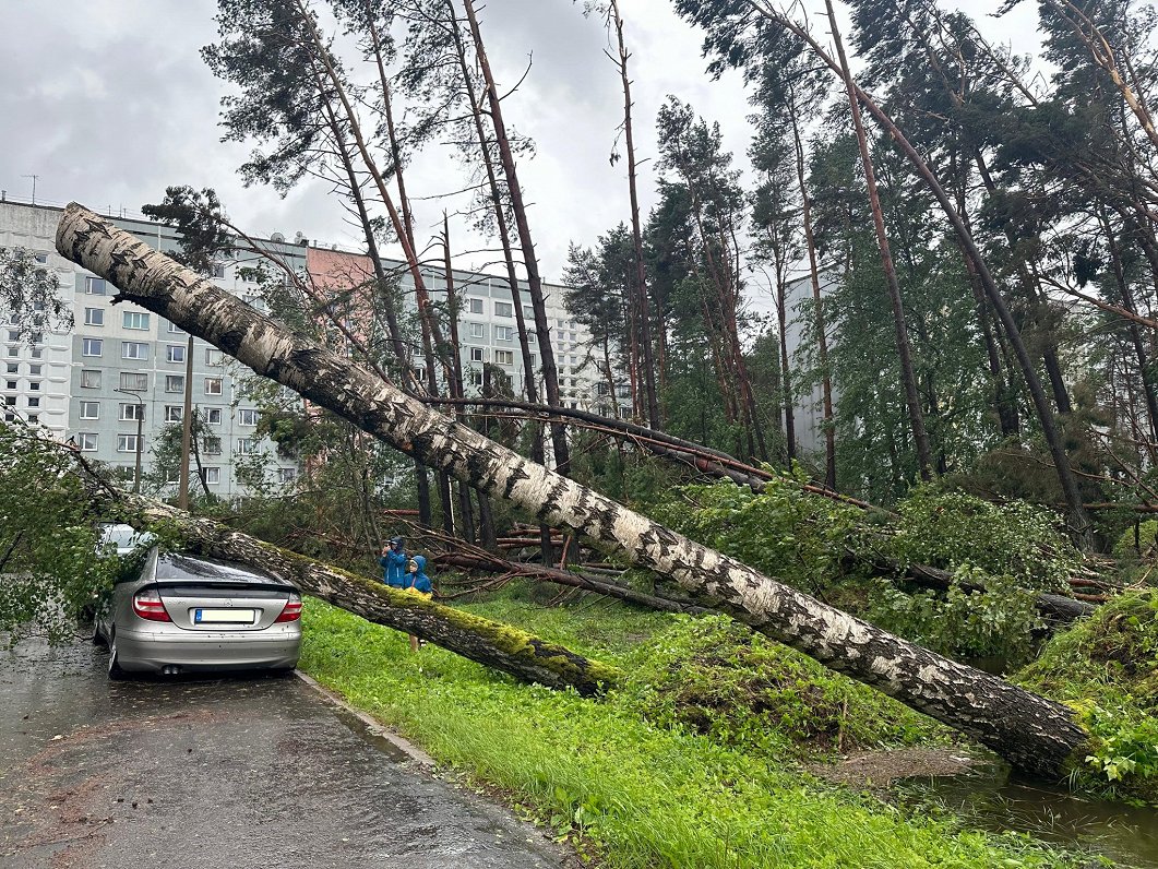 Vētras radītie postījumi Jūrmalā.