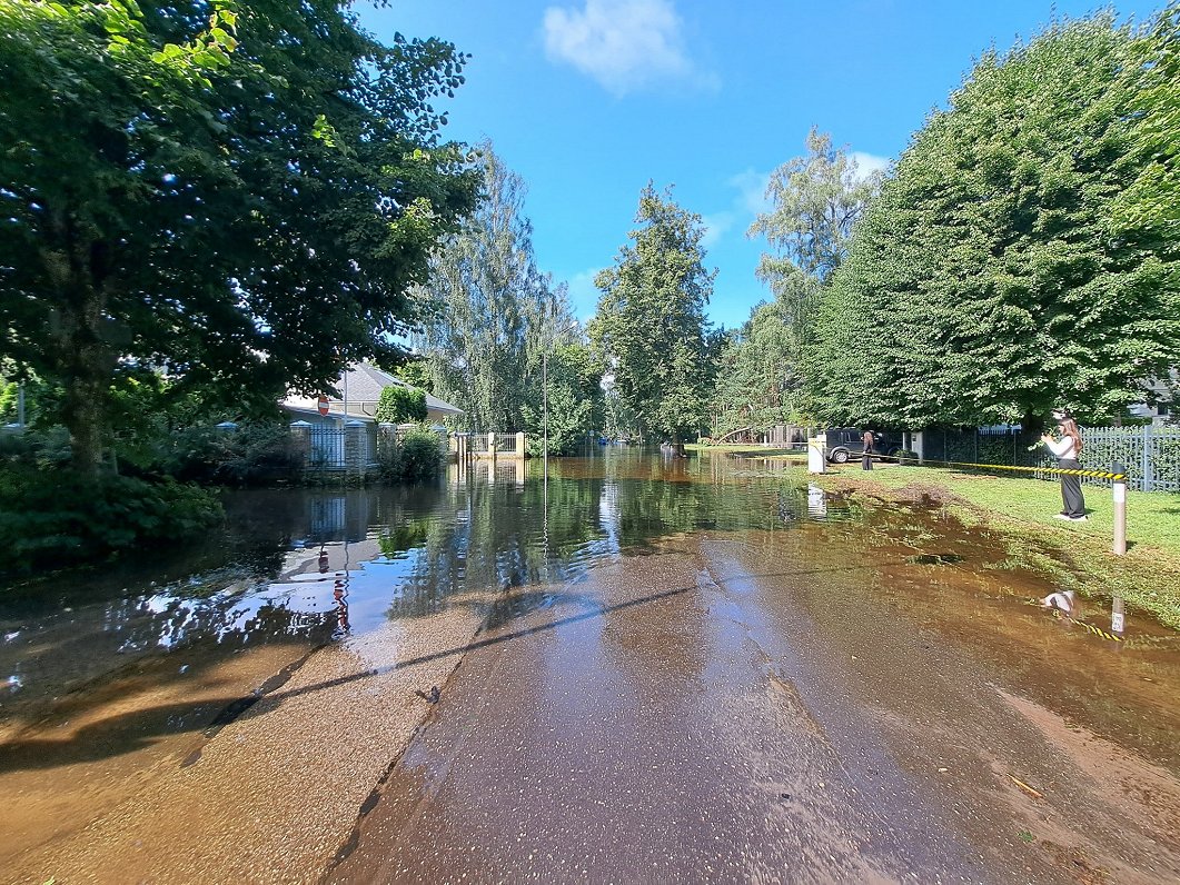 Vētras plūdu skartā Jūrmala.