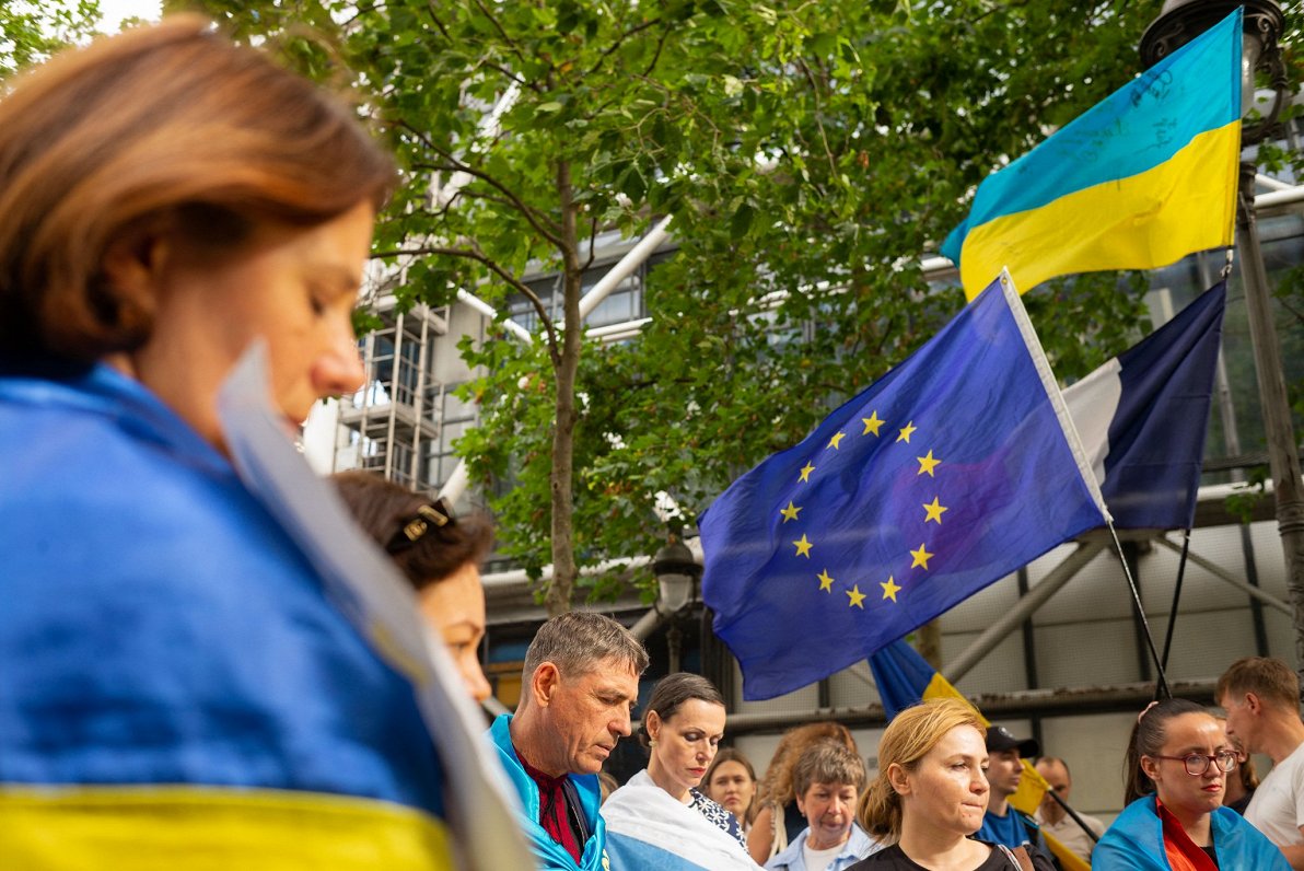 Ukrainai atbalsta protests Parīzē