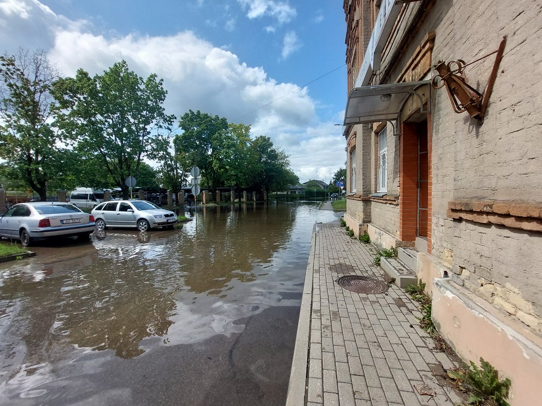 Lietavu izraisītie plūdi Jelgavā.