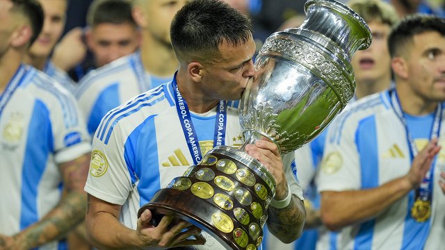 Argentīnas izlase vēlreiz uzvar Amerikas kausa izcīņā, atšķir futbola vēsturē jaunu lapu