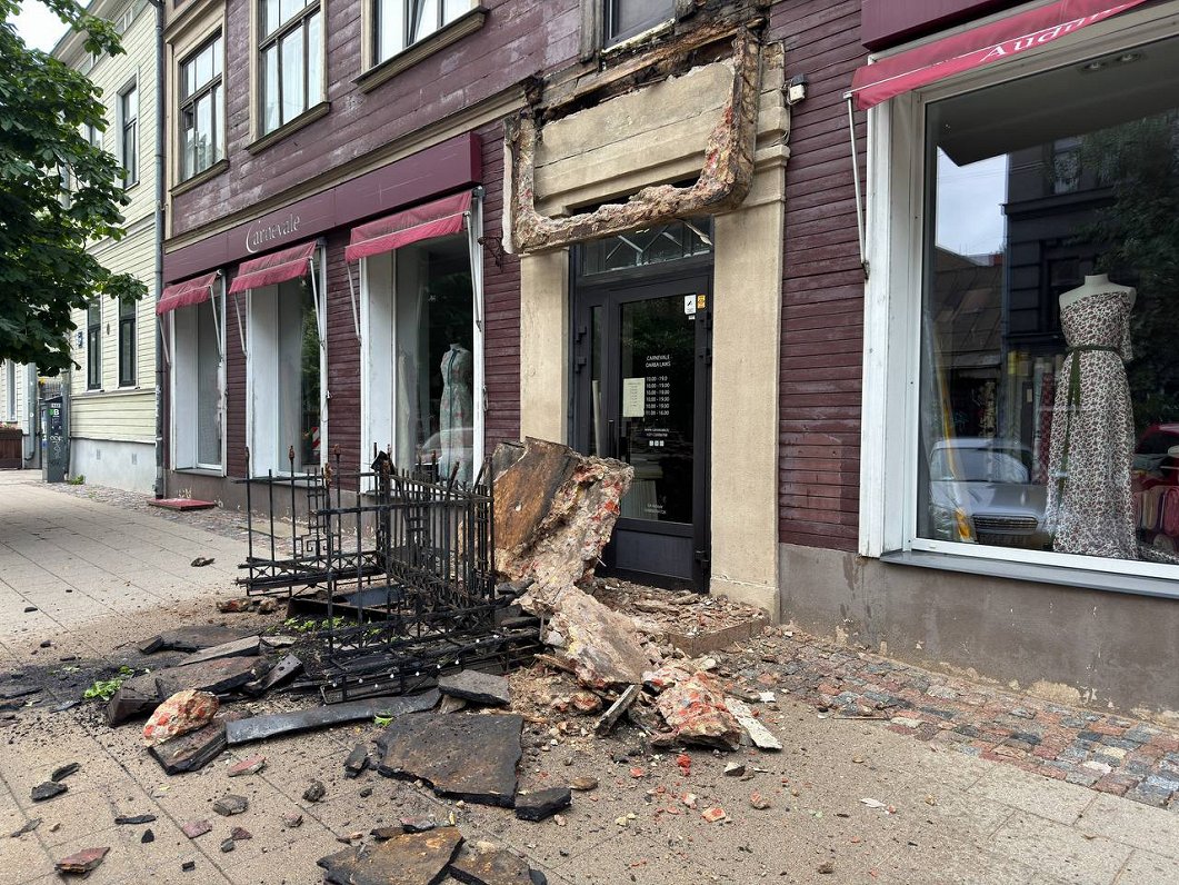 Ēka Rīgā, Stabu ielā, kurai nogruva balkons