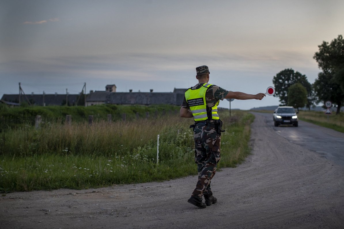 Lietuvā aizturēti 40 no Latvijas iebraukuši robežpārkāpēji, trīs aizbēguši