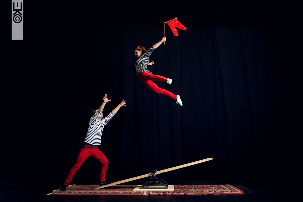 &quot;Felix &amp; Philo&quot; izrāde “Red Pants”