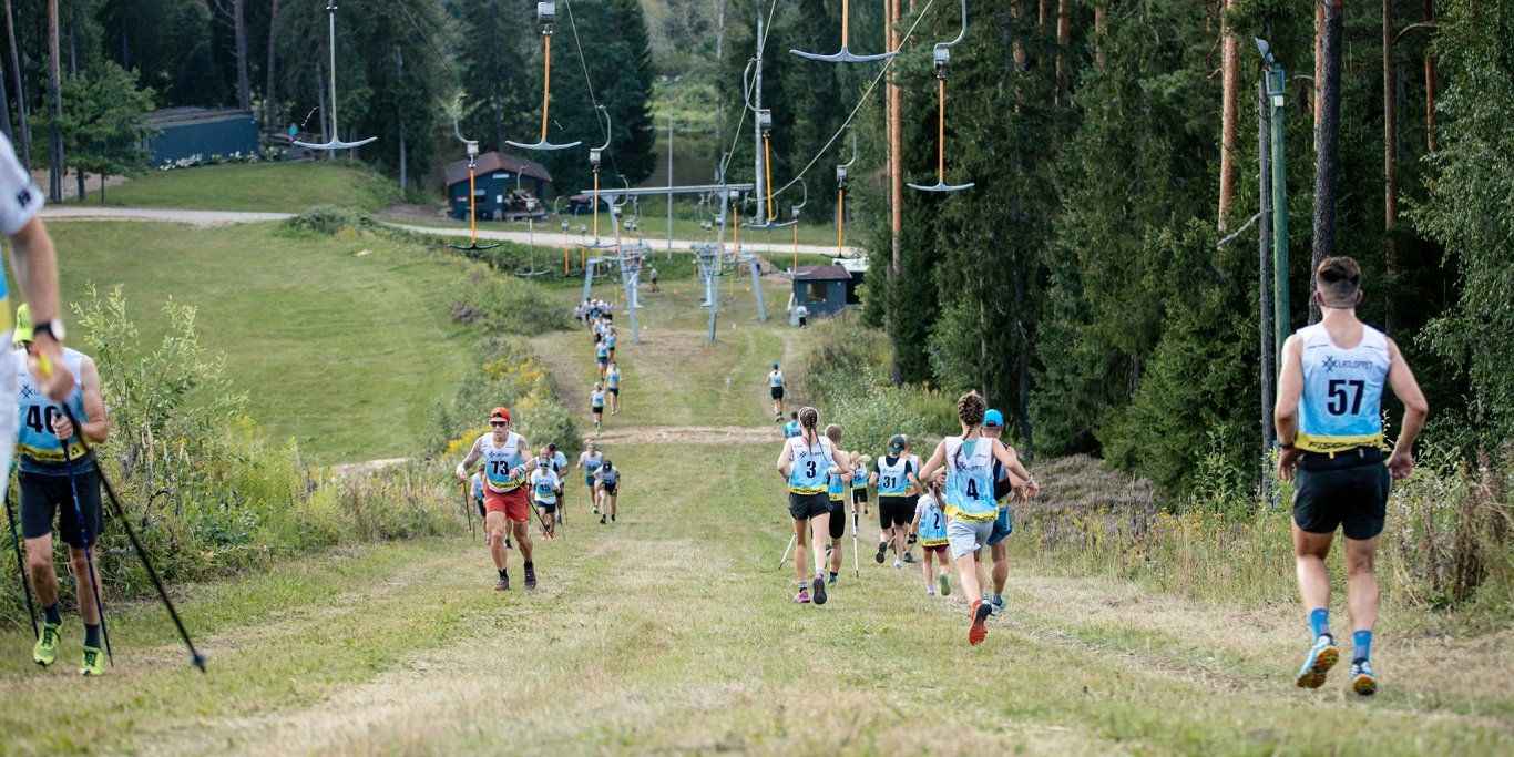 Vertikālā kilometra skrējēji Ozolkalnā