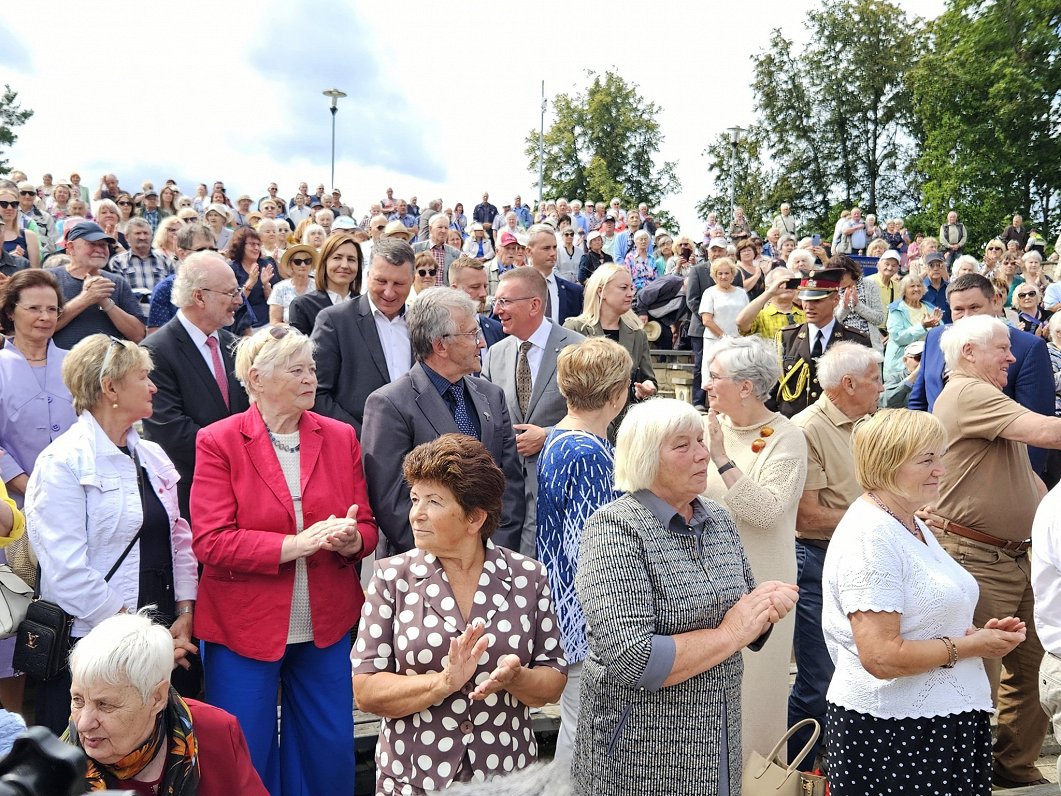 Politiski represētie tiekas Ikšķilē.