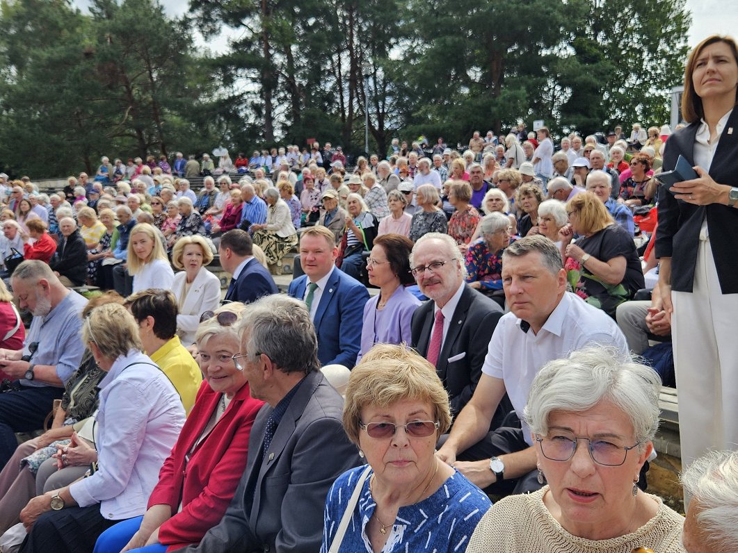 Politiski represētie tiekas Ikšķilē