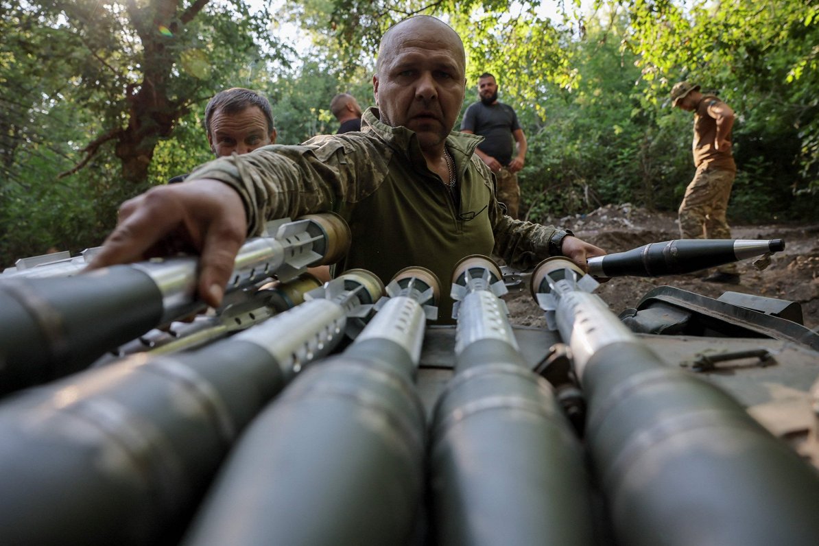 Ukrainas armijas karavīri Doneckas frontē.