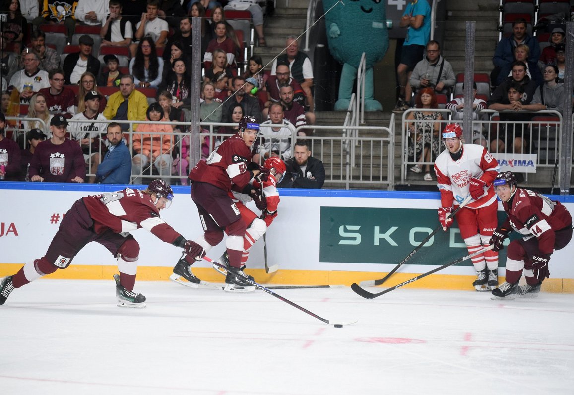 Latvijas hokejisti pārspēj Dānijas izlasi pārbaudes spēlē