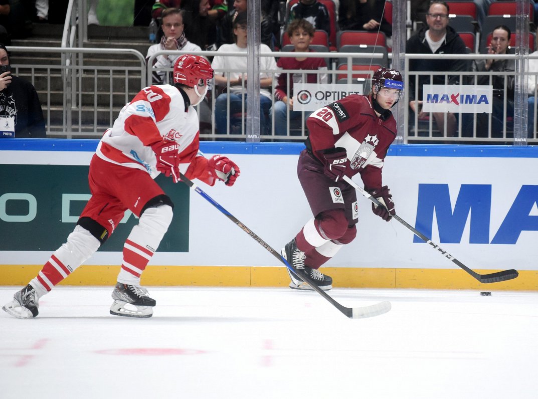 Latvijas hokejisti pārspēj Dānijas izlasi pārbaudes spēlē