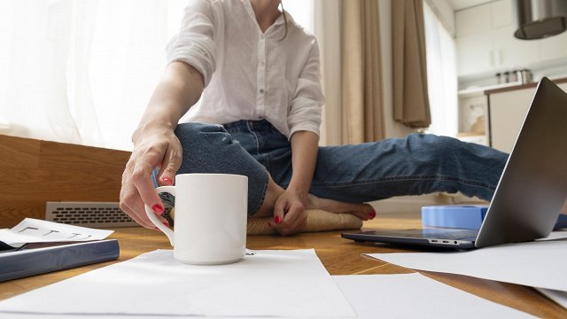  Klātienē strādā 68% darbinieku; darba devējus mudina būt elastīgiem