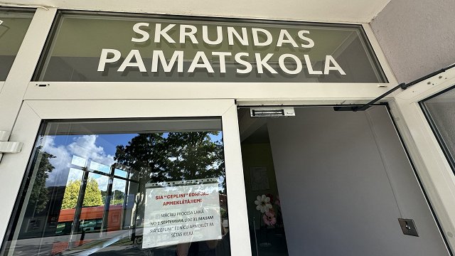 Skrundas pamatskolā sāks remontdarbus par 2,6 miljoniem eiro; sākumskolēni tikmēr mācīsies Nīkrācē