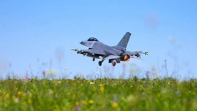 Ukraina zaudējusi vienu no saņemtajām «F-16» kara lidmašīnām, pilots gājis bojā