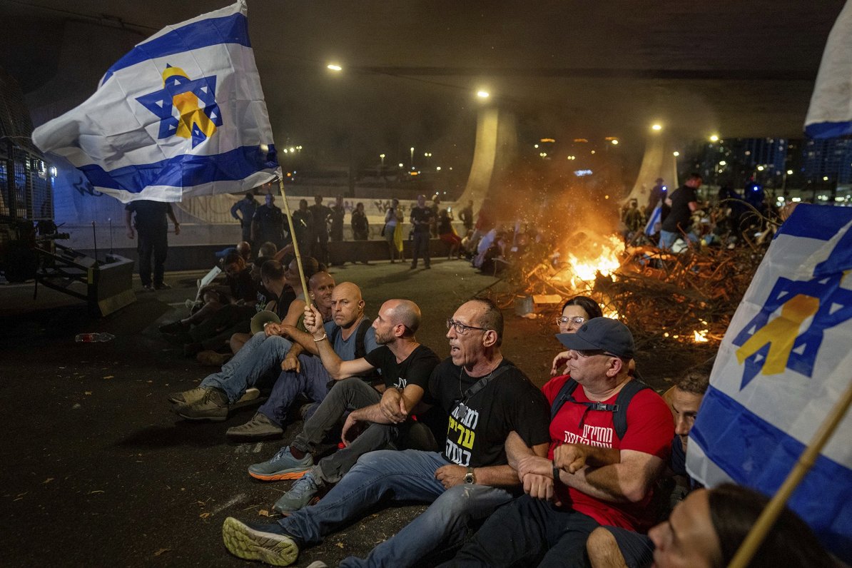 Protesti Izraēlas galvaspilsētas Televivas ielās. 2024. gada 1. septembris.