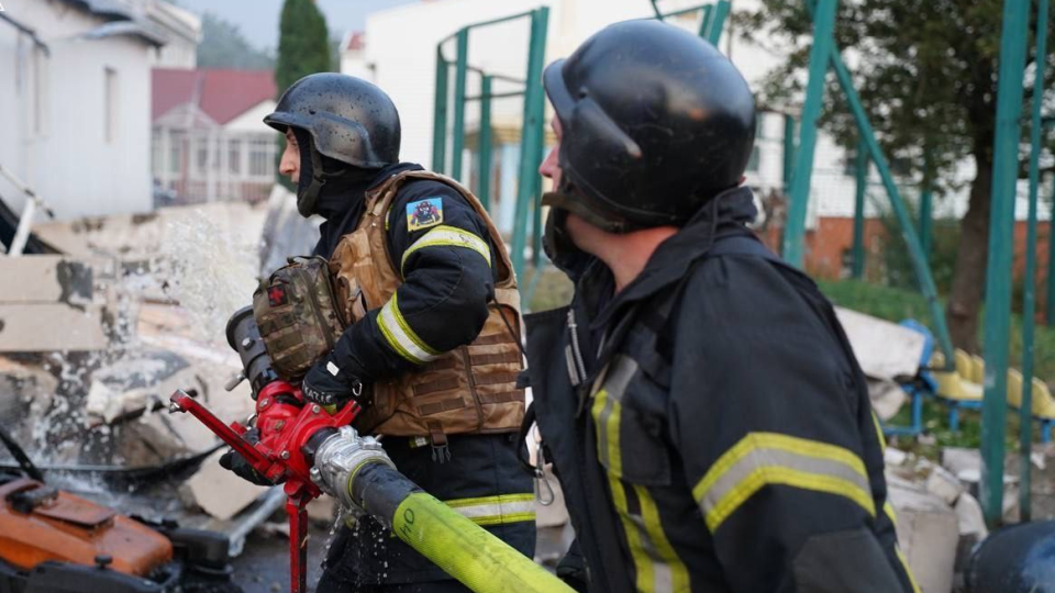 Ликвидация последствий воздушного удара. Украина, Киев, 02.09.2024.