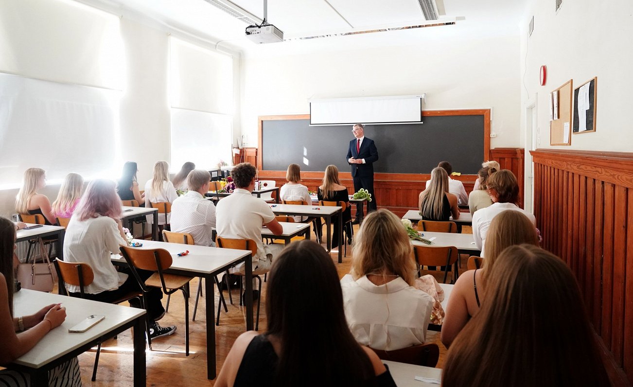 Rīgas domes priekšsēdētājs Vilnis Ķirsis piedalās svinīgajā pasākumā Rīgas Valsts vācu ģimnāzijā, at...