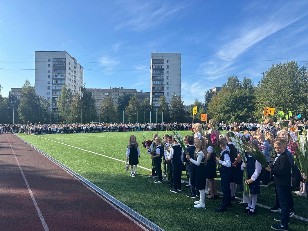 Zinību dienas pasākums Rīgas Valsts klasiskajā ģimnāzijā.