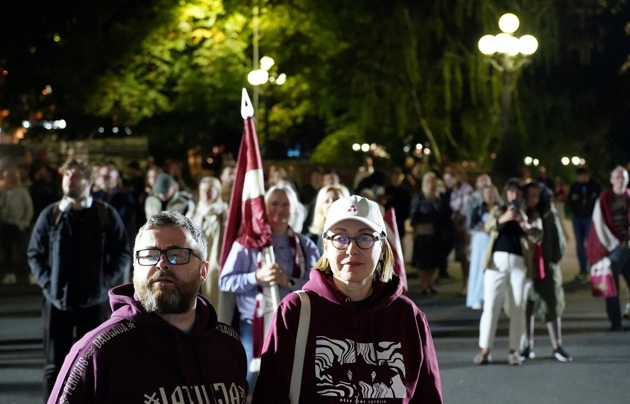 Latvijas paralimpiešu svinīgā sagaidīšana pie Brīvības pieminekļa