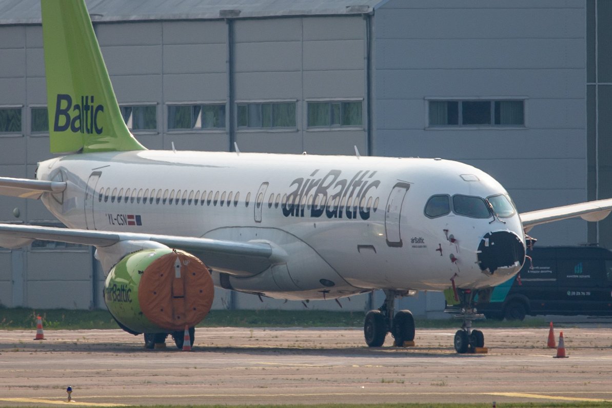 Nacionālās aviosabiedrības &quot;airBaltic&quot; lidmašīna ar bojātu laikapstākļu radaru