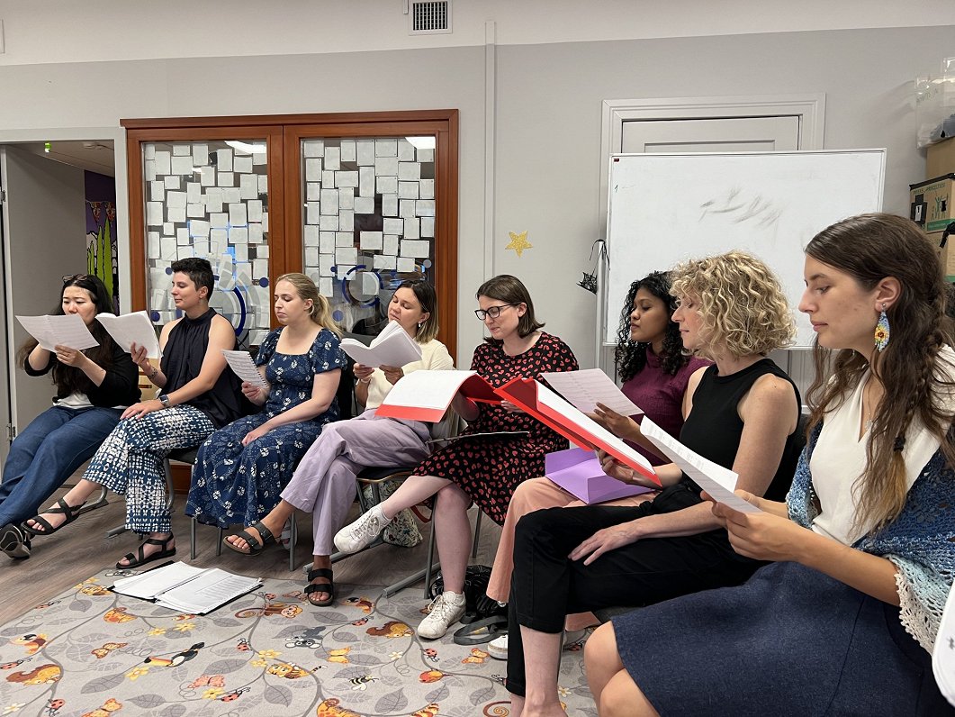 Latvian choir for Expats rehearsing