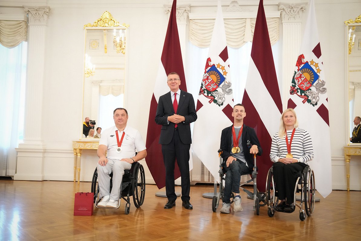 Vasts prezidents Rinkēvičs Rīgas pilī sveic paraolimpiešus