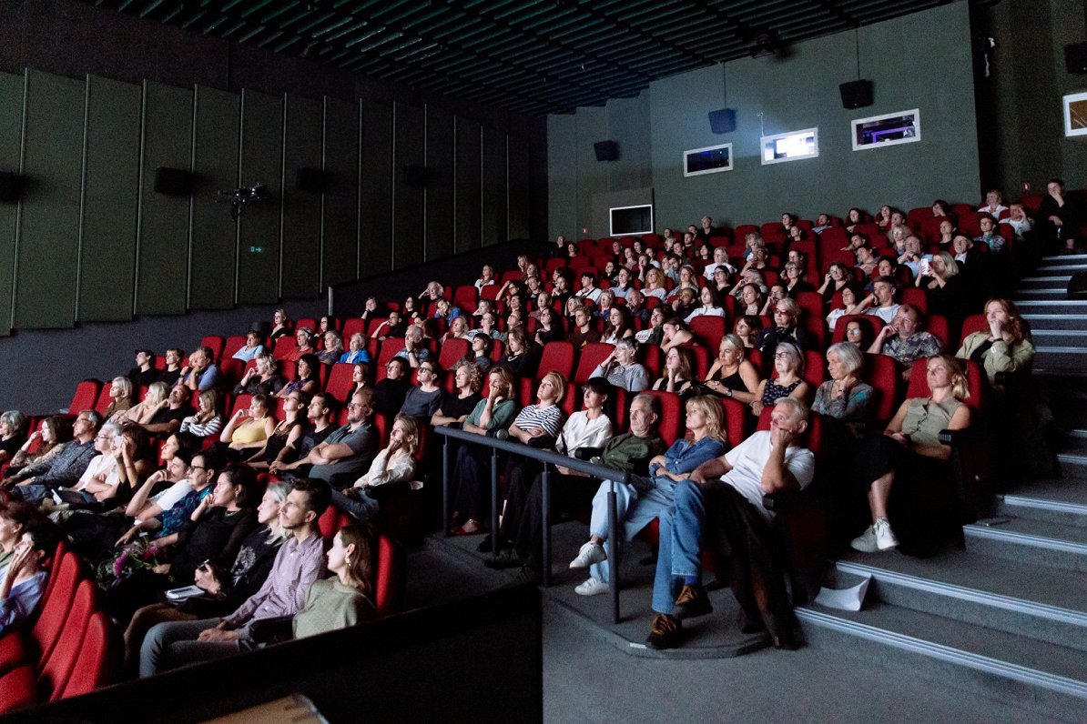 Skatītāji filmas &quot;Kopš es sevi atceros&quot; seansā kino &quot;Splendid Palace&quot;